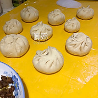 破酥包PK酱肉包的做法图解9