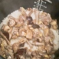 鲜味十足的鸽子红枣闷饭的做法图解9