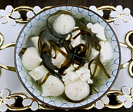 【蔓德拉的厨房】海带丝豆腐虾丸汤的做法