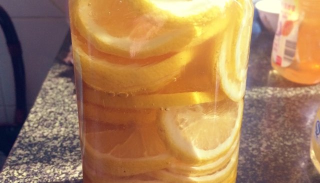 自制蜂蜜柠檬片茶的做法