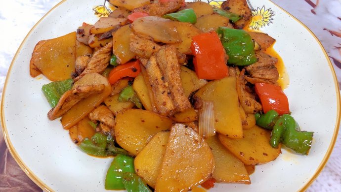 超赞的干煸土豆回锅肉来啦！