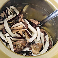松茸椰子鸡汤的做法图解6