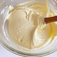 奶酪霜裱花杯子蛋糕的做法图解5