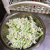 肉片菜花的做法图解1
