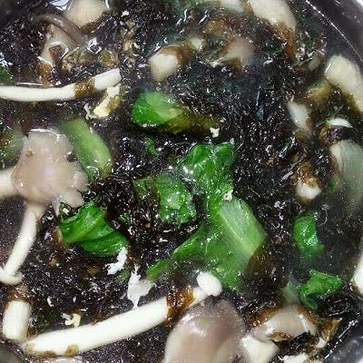 紫菜面筋豆腐菇汤