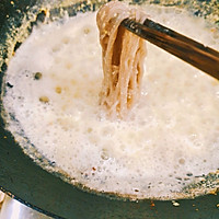 云南菜～折耳根洋芋黄焖鸡稀豆粉红米线的做法图解10