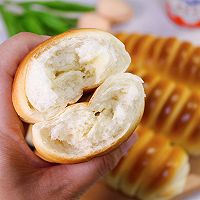 #在夏日饮饮作乐#炼乳面包卷的做法图解13