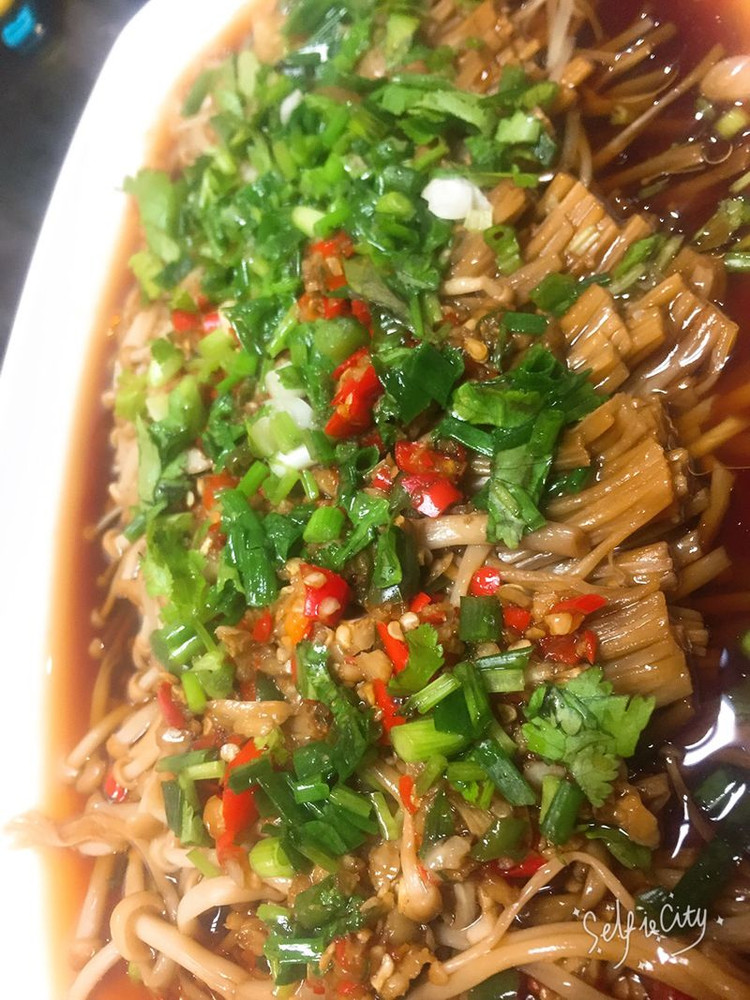 蒜泥剁椒金针菇的做法