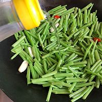 清炒酸辣空心菜梗。的做法图解6