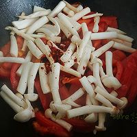 酸辣茄香菇肉汤的做法图解2