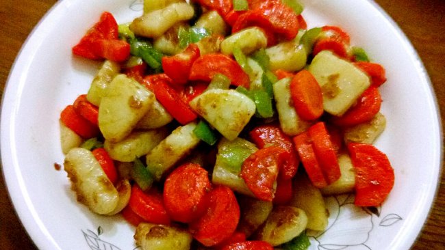 土豆胡萝卜炒青椒的做法