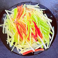 #味达美·名厨汁味正当夏#名厨汁味凉拌土豆丝的做法图解3