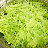 豆油皮炒莴笋的做法图解2