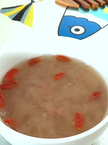 私房～凉夏必备之银耳莲子百合鸡头米羹（高压锅做法）的做法