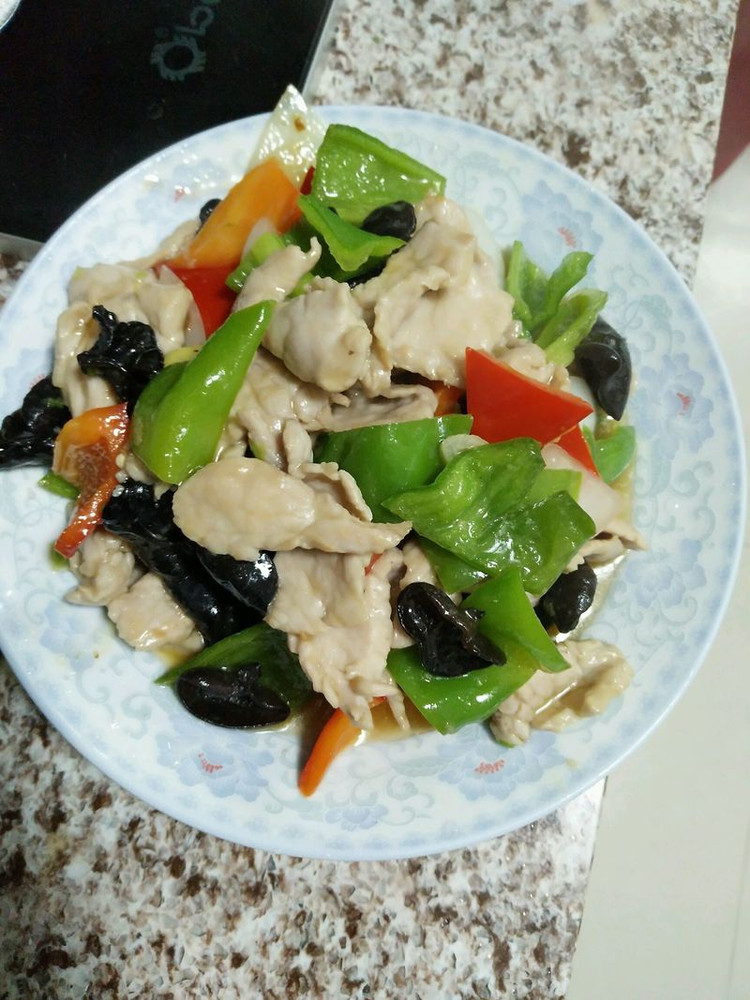 木耳炒肉片的做法