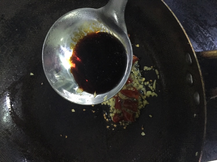 土豆炖鸡翅的做法图解5