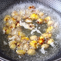 #餐桌上的春日限定#板栗香菇鸡块的做法图解2