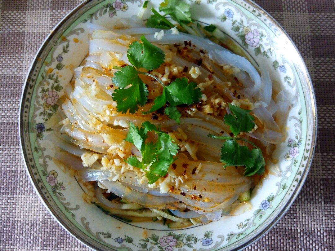 云南名特小吃文化——豌豆粉“三姐妹”的做法与吃法 - 知乎