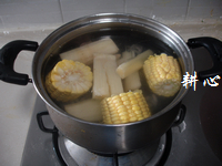 甘蔗粟米煲鸡汤的做法图解4