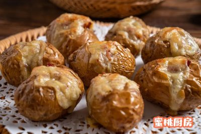 土豆的100种吃法之【蒜香烤土豆】从外香到里！