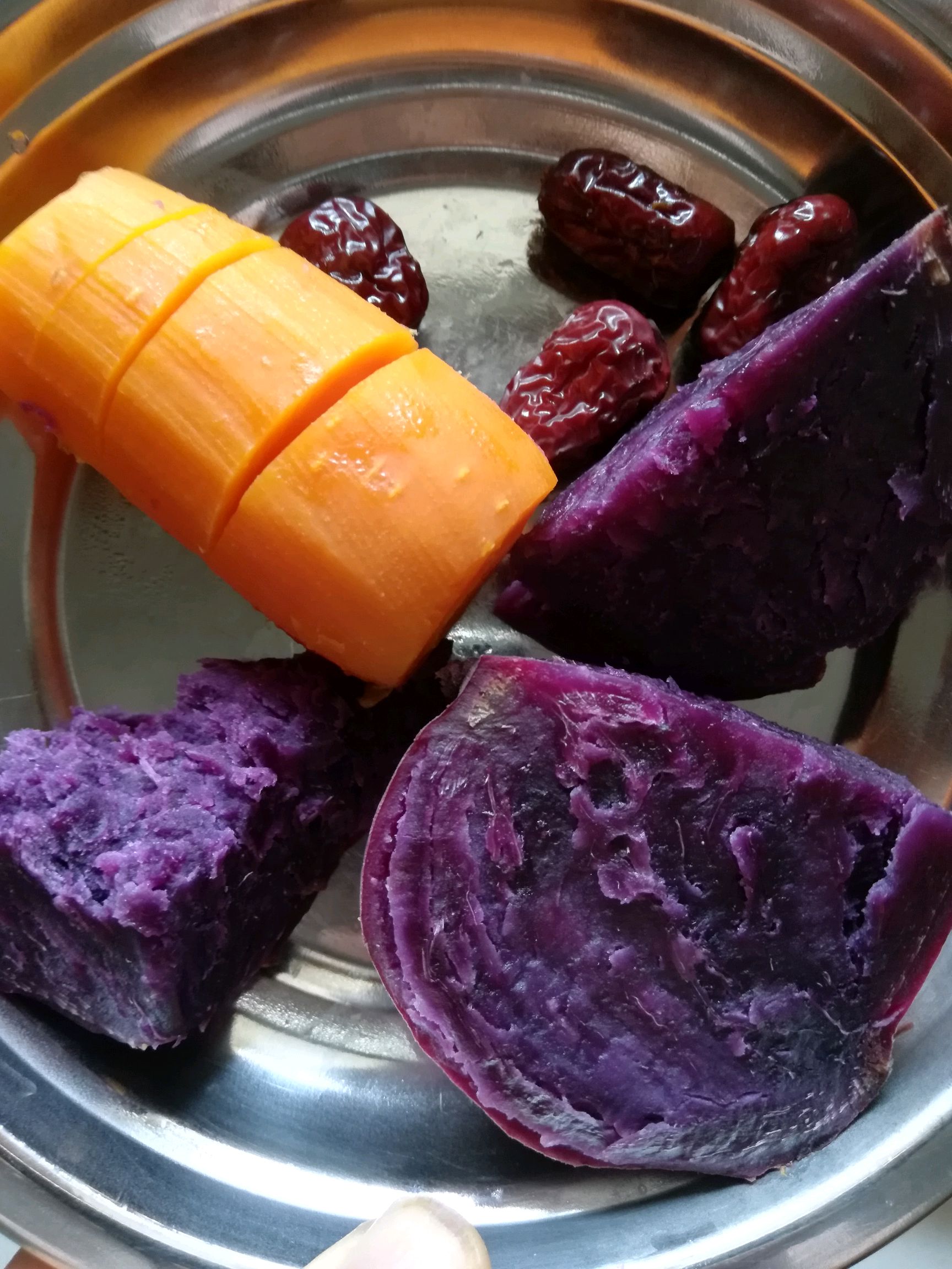 教你一种紫薯饼的“新”做法，香甜软糯，香喷喷的孩子天天吃不腻
