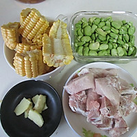 玉米蚕豆排骨汤的做法图解2