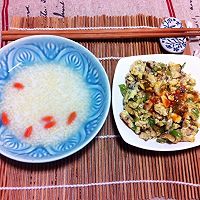 阳光早餐：一粥一菜 枸杞小米粥 香菇炒鸡蛋的做法图解3