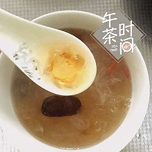 红枣银耳桃胶羹