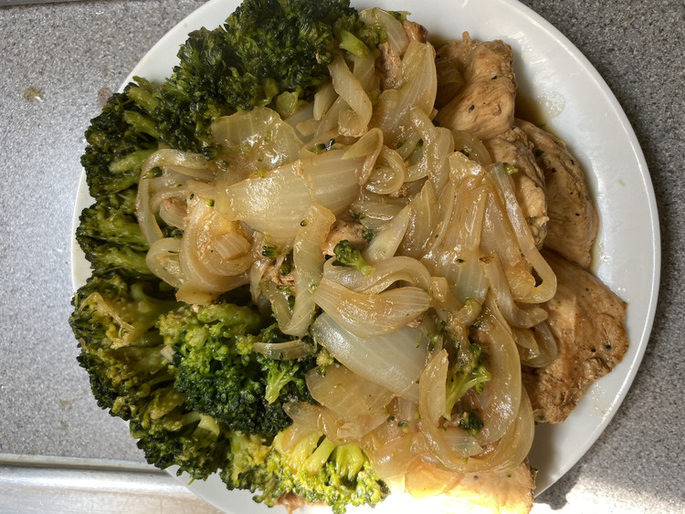鸡胸肉焗西兰花的做法
