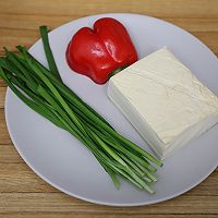 韭香焖豆腐的做法图解1