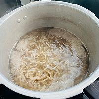 QQ弹弹的水晶皮炖的做法图解5