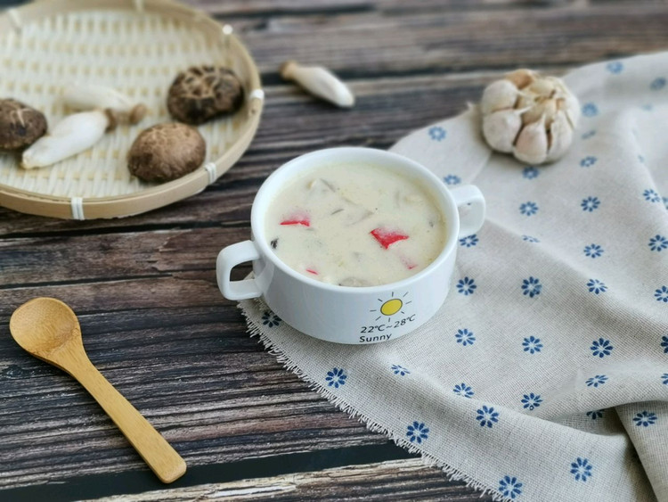 蟹柳蘑菇奶油汤的做法
