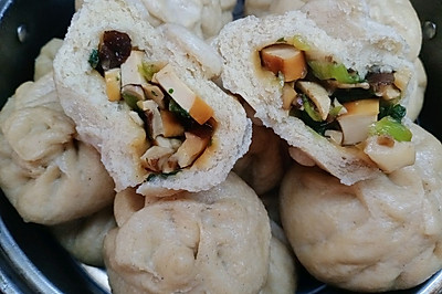 减脂期低卡全麦豆干香菇青菜包