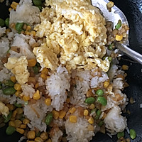毛豆仁玉米炒饭的做法图解10