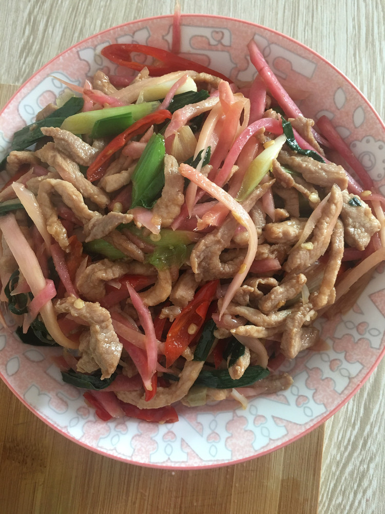 泡菜炒肉丝的做法