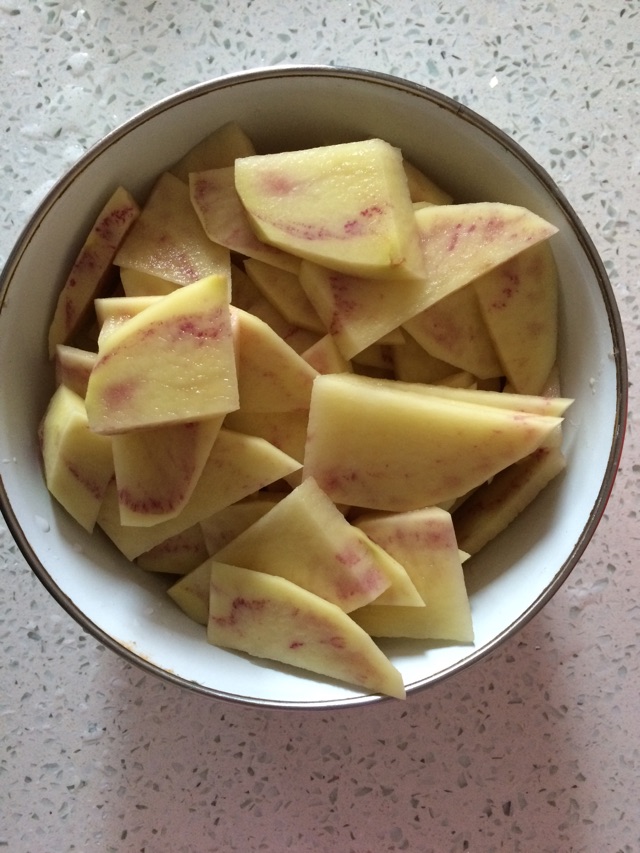 销魂干锅土豆片的做法图解1