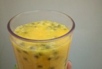 芒果百香果汁的做法