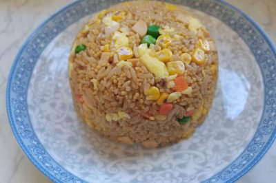 多彩酱油炒饭