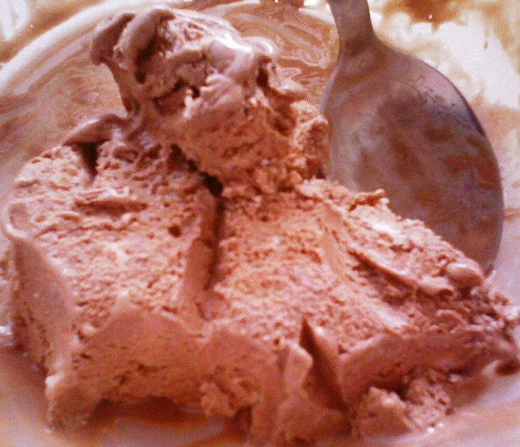 两招！！做好吃的巧克力冰激凌的做法