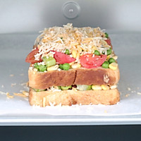 #美食视频挑战赛#芝士虾仁吐司汉堡的做法图解12
