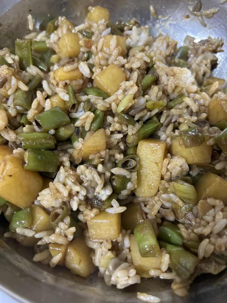 土豆豆角拌饭的做法