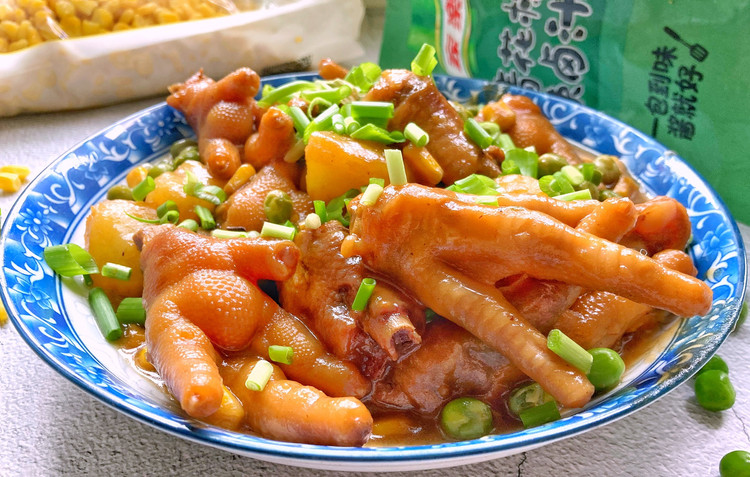 红烧土豆鸡爪的做法