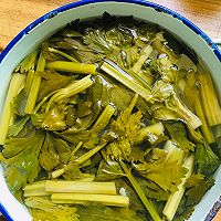 #夏日消暑，非它莫属#芹菜浆水的做法图解5