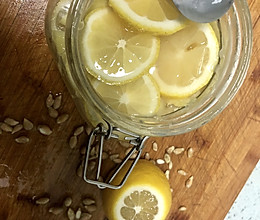 美白淡斑～生姜柠檬蜂蜜水的做法