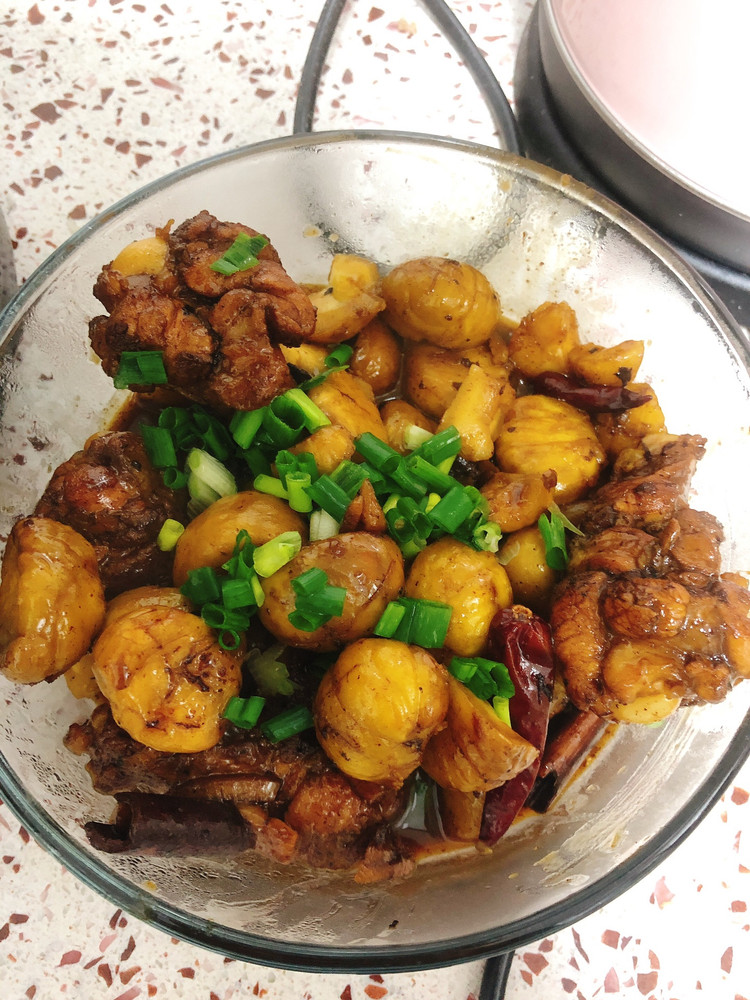 板栗烧鸡腿的做法