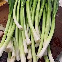 #我为奥运出食力#蒜苗炒腊肉的做法图解3
