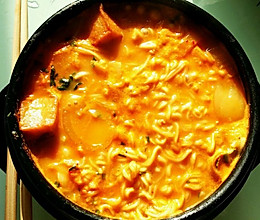 韩式芝士泡菜年糕火锅的做法