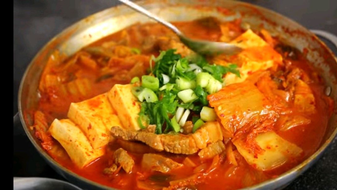 暖暖的超正宗韩式泡菜锅