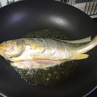 #晒出你的团圆大餐#啤酒烧黄鱼的做法图解2