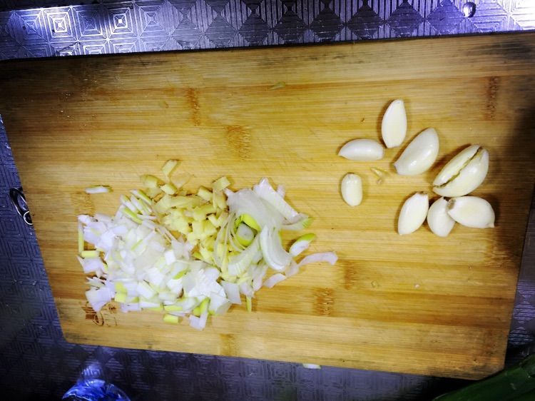 榨菜肉丝面的做法图解2
